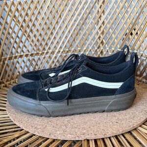 Vans ultracush black and white sneaker MTE primaloft